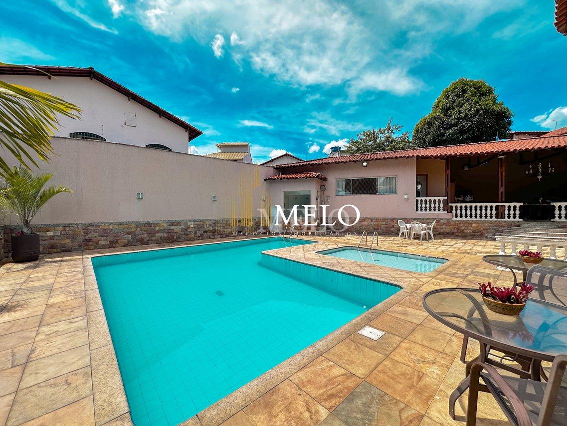 Linda Casa à Venda no bairro Santa Branca por R$1.990.000,00 - Belo Horizonte - 