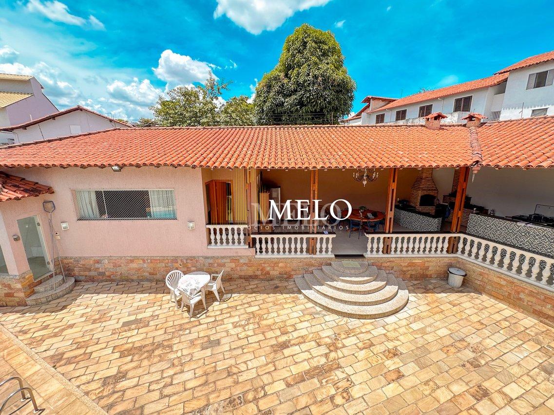 Linda Casa à Venda no bairro Santa Branca por R$1.990.000,00 - Belo Horizonte - 