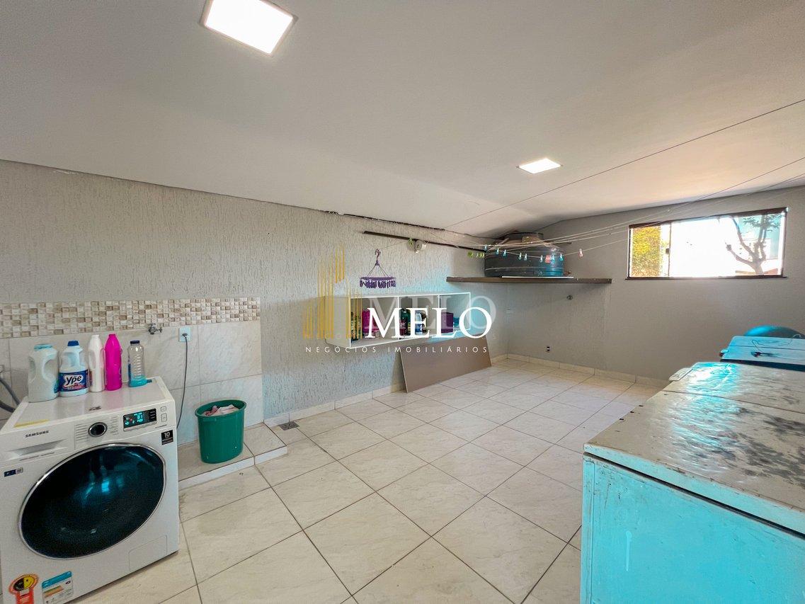 Belíssima casa a venda no Santa Amélia - Belo Horizonte - 