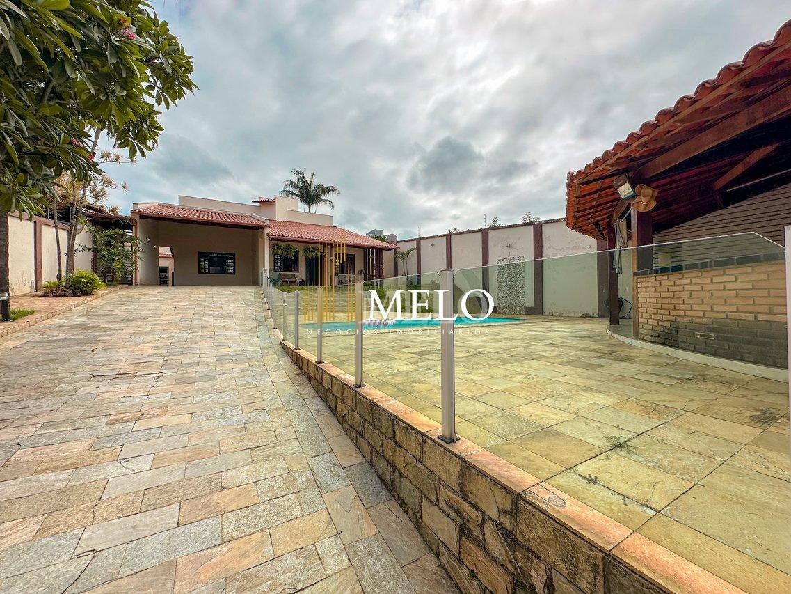 Casa com 3 Quartos e 3 banheiros à Venda, 326 m² por R$ 1.400.000,00 - Belo Horizonte - 