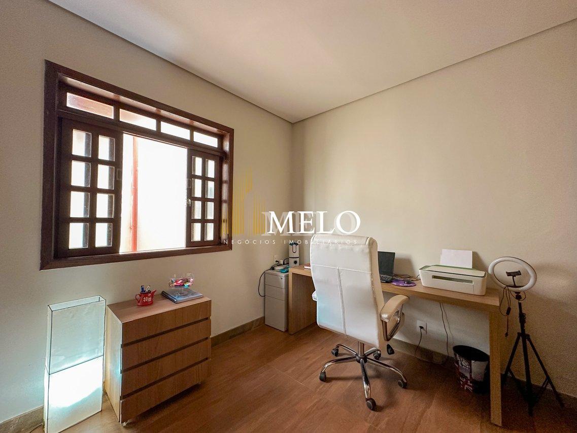Casa com 3 Quartos e 3 banheiros à Venda, 326 m² por R$ 1.400.000,00 - Belo Horizonte - 