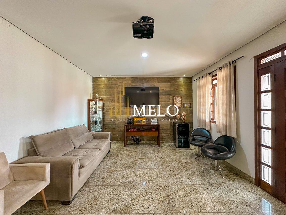 Casa com 3 Quartos e 3 banheiros à Venda, 326 m² por R$ 1.400.000,00 - Belo Horizonte - 