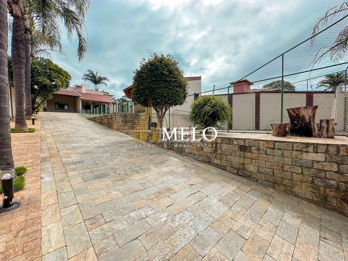 Casa com 3 Quartos e 3 banheiros à Venda, 326 m² por R$ 1.400.000,00 - Belo Horizonte - 