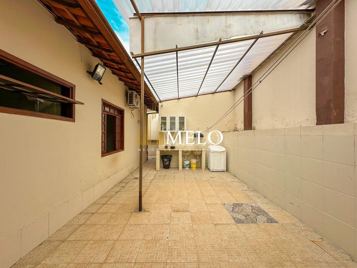 Casa com 3 Quartos e 3 banheiros à Venda, 326 m² por R$ 1.400.000,00 - Belo Horizonte - 