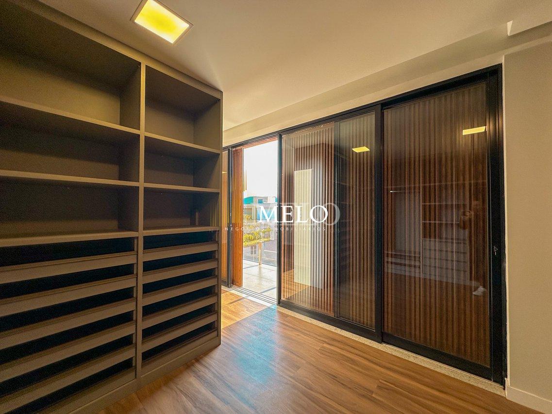 Linda Casa à Venda no Condomínio Alphaville Lagoa dos Ingleses por R$4.990.000,00 - Nova Lima - 