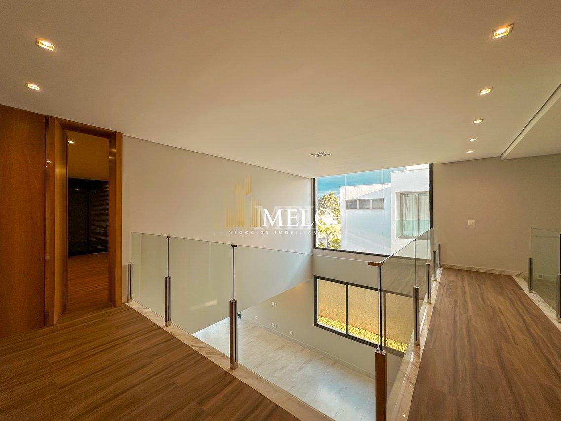 Linda Casa à Venda no Condomínio Alphaville Lagoa dos Ingleses por R$4.990.000,00 - Nova Lima - 