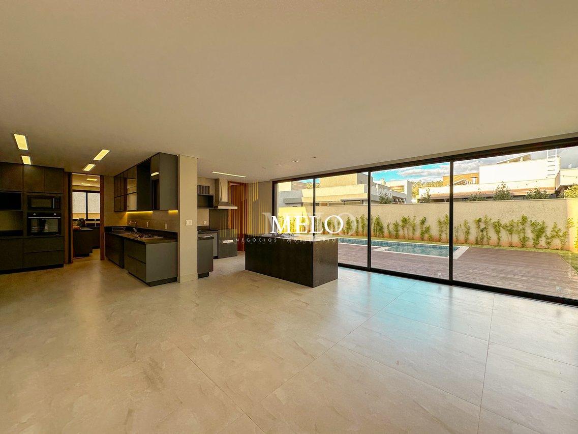 Linda Casa à Venda no Condomínio Alphaville Lagoa dos Ingleses por R$4.990.000,00 - Nova Lima - 