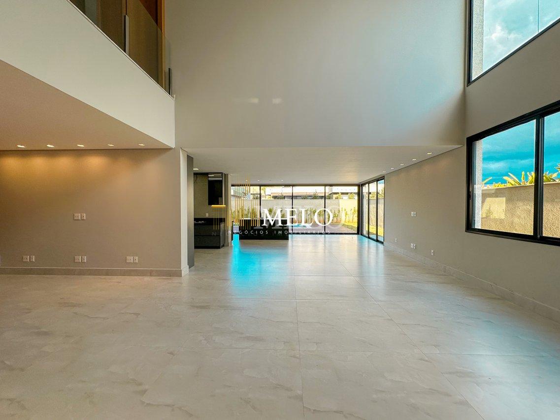 Linda Casa à Venda no Condomínio Alphaville Lagoa dos Ingleses por R$4.990.000,00 - Nova Lima - 