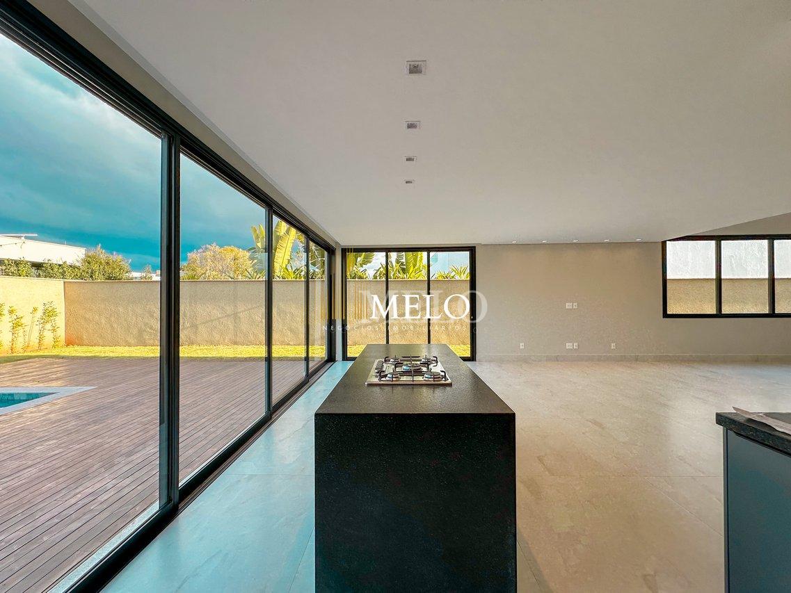 Linda Casa à Venda no Condomínio Alphaville Lagoa dos Ingleses por R$4.990.000,00 - Nova Lima - 