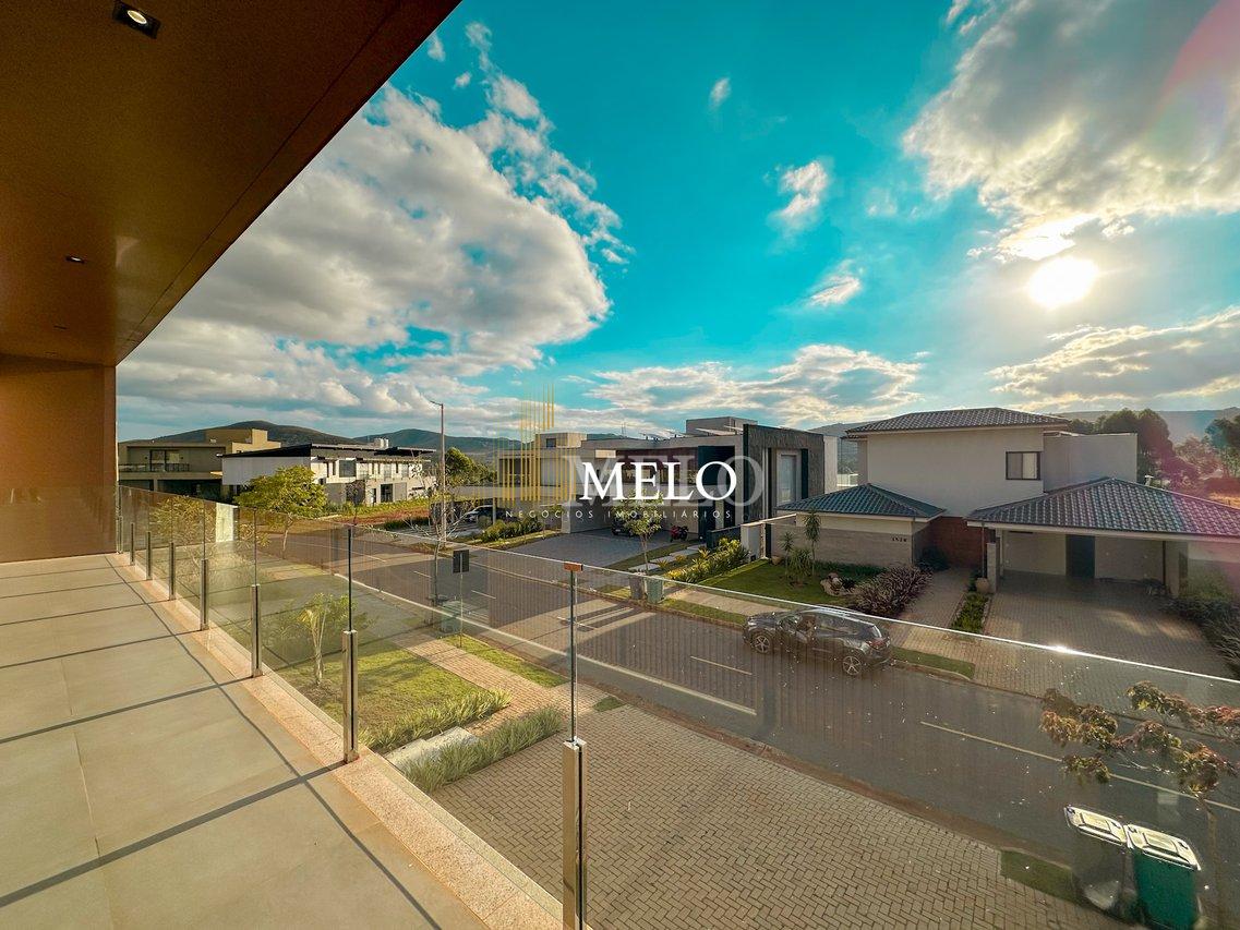 Linda Casa à Venda no Condomínio Alphaville Lagoa dos Ingleses por R$4.990.000,00 - Nova Lima - 