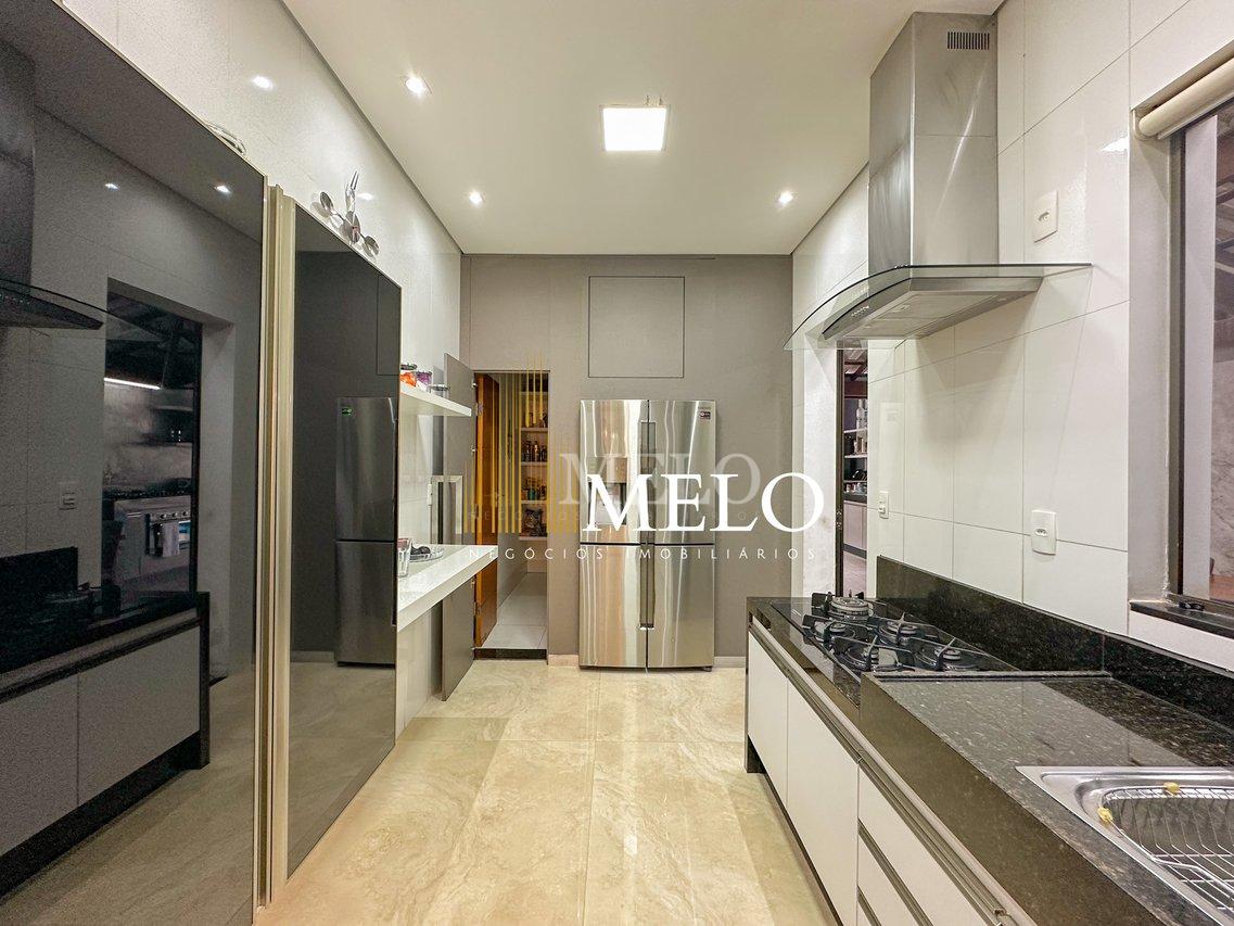 Belíssima casa à Venda no bairro Santa Amélia por R$2.200.000,00 - Belo Horizonte - 