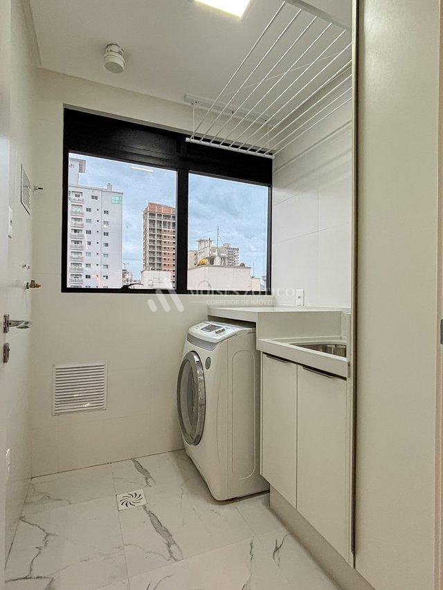 Apartamento com 3 Suítes na Segunda Quadra do Mar! Rua 236 Itapema - 
