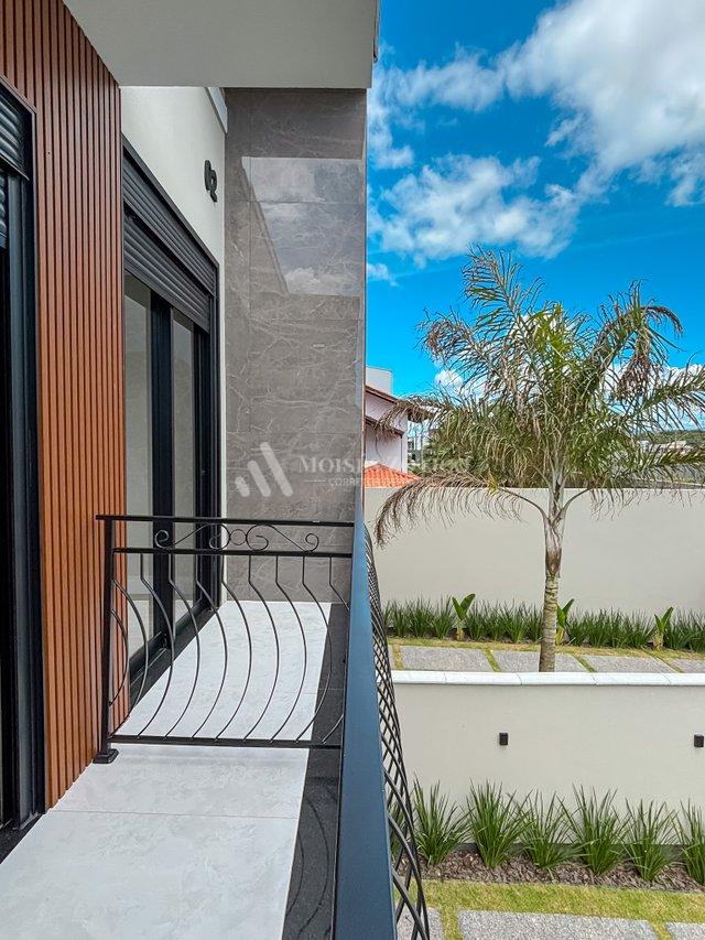 Casa com piscina no bairro Universitário! Rua José João Benatti Tijucas - 