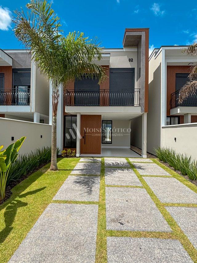 Casa com piscina no bairro Universitário! Rua José João Benatti Tijucas - 
