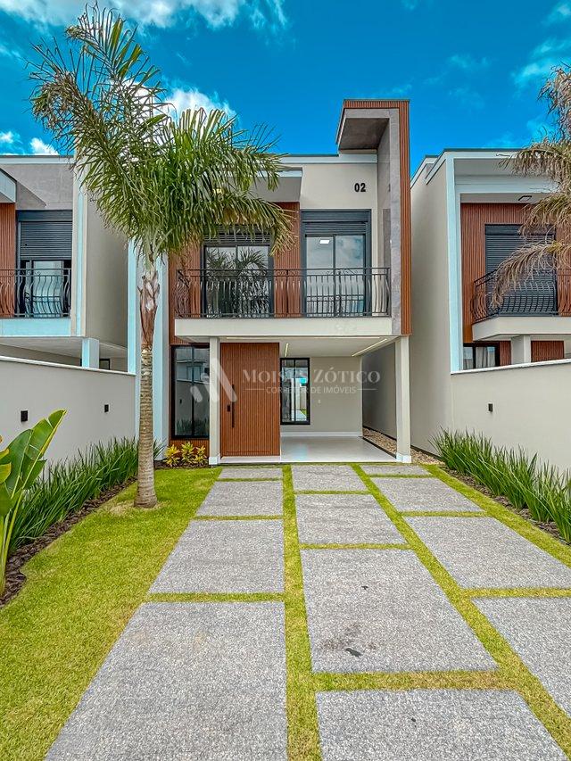 Casa com piscina no bairro Universitário! Rua José João Benatti Tijucas - 