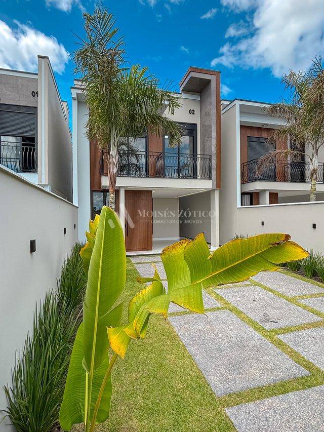 Casa com piscina no bairro Universitário! Rua José João Benatti Tijucas - 