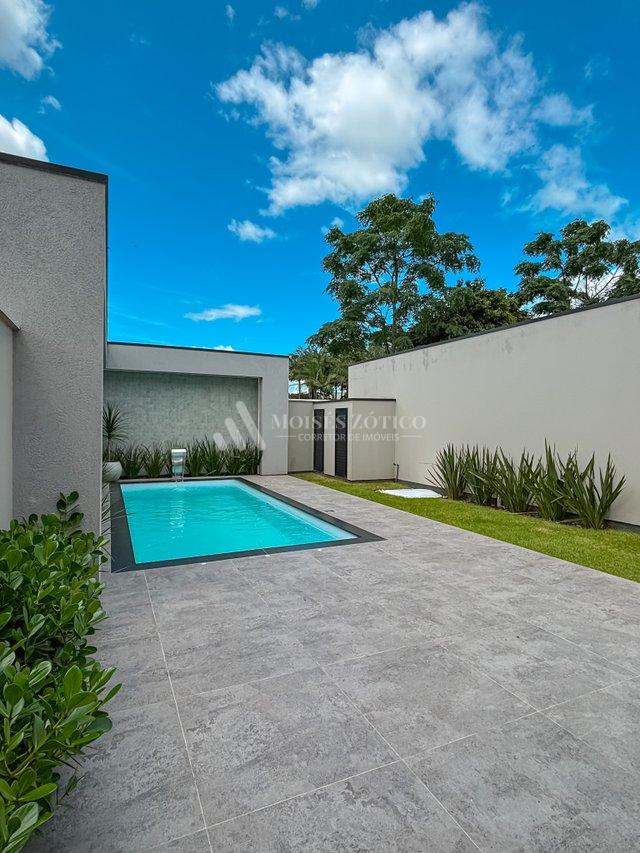 Casa com piscina no bairro Universitário! Rua José João Benatti Tijucas - 
