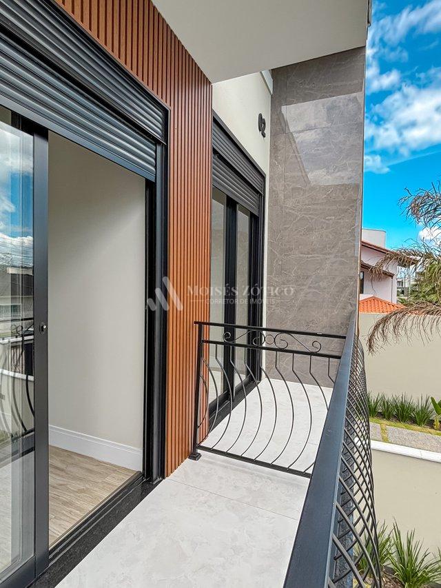 Casa com piscina no bairro Universitário! Rua José João Benatti Tijucas - 