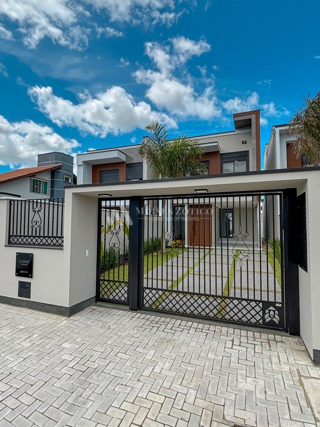Casa com piscina no bairro Universitário! Rua José João Benatti Tijucas - 