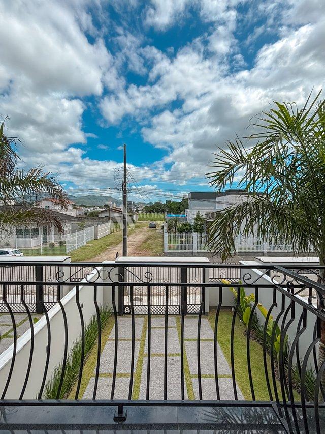 Casa com piscina no bairro Universitário! Rua José João Benatti Tijucas - 