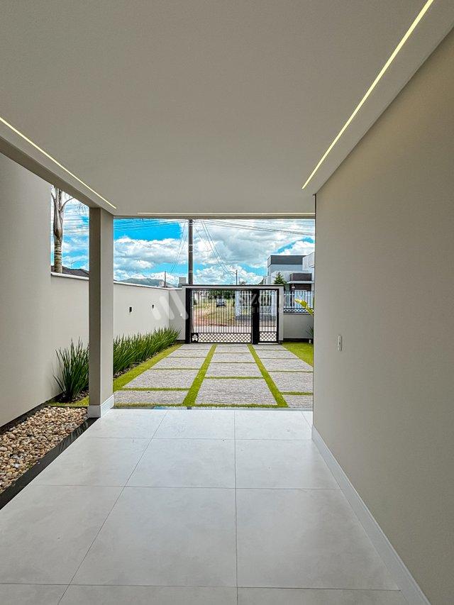 Casa com piscina no bairro Universitário! Rua José João Benatti Tijucas - 