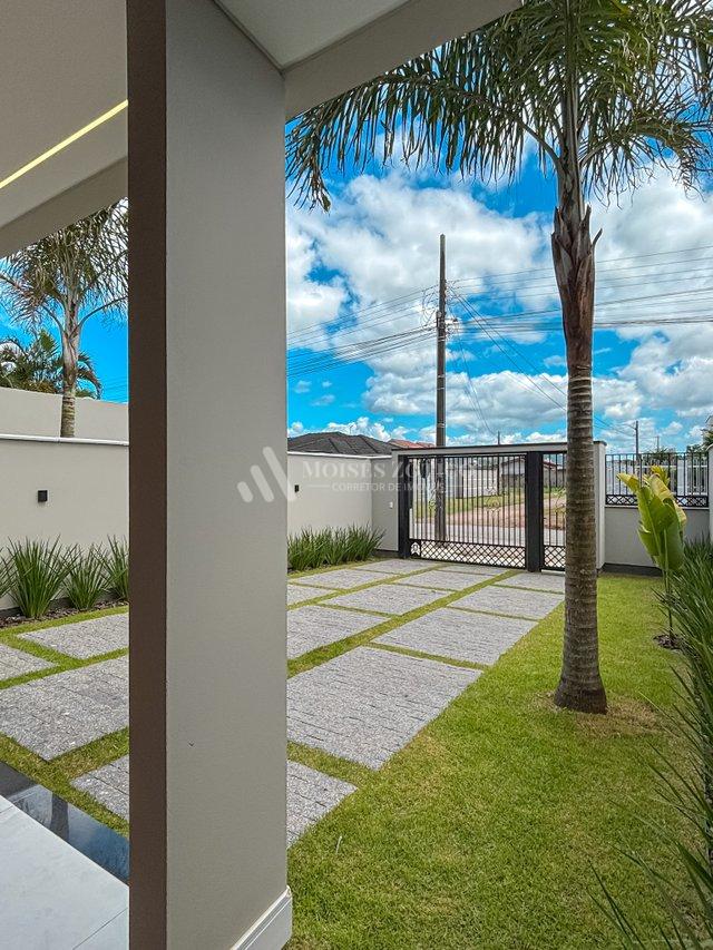 Casa com piscina no bairro Universitário! Rua José João Benatti Tijucas - 