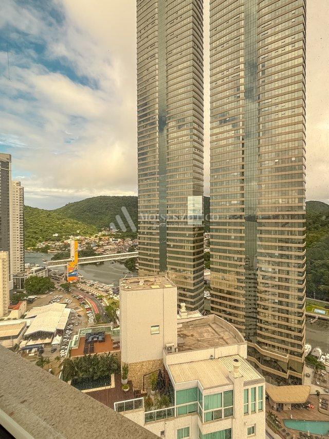 Apartamento de 3 suítes no Centro de Balneário Camboriú Rua 4600 Balneário Camboriú - 