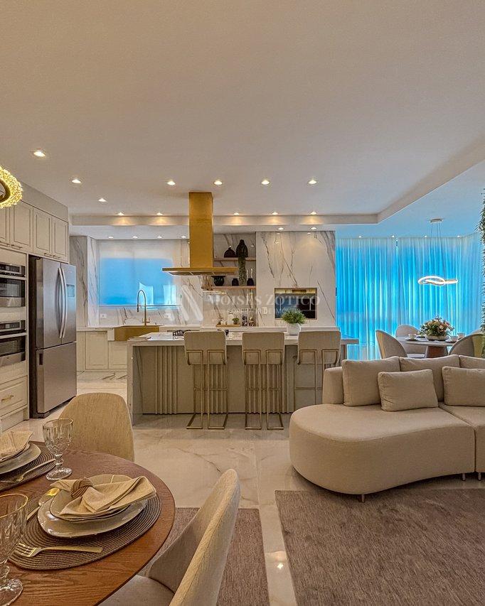 Apartamento finamente mobiliado com vista para o mar Rua 123 Itapema - 
