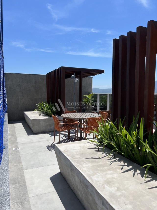 Apartamento de 3 suítes e 3 vagas de garagem em Meia Praia Rua 334 Itapema - 