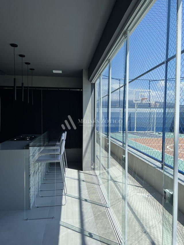 Apartamento de 3 suítes e 3 vagas de garagem em Meia Praia Rua 334 Itapema - 