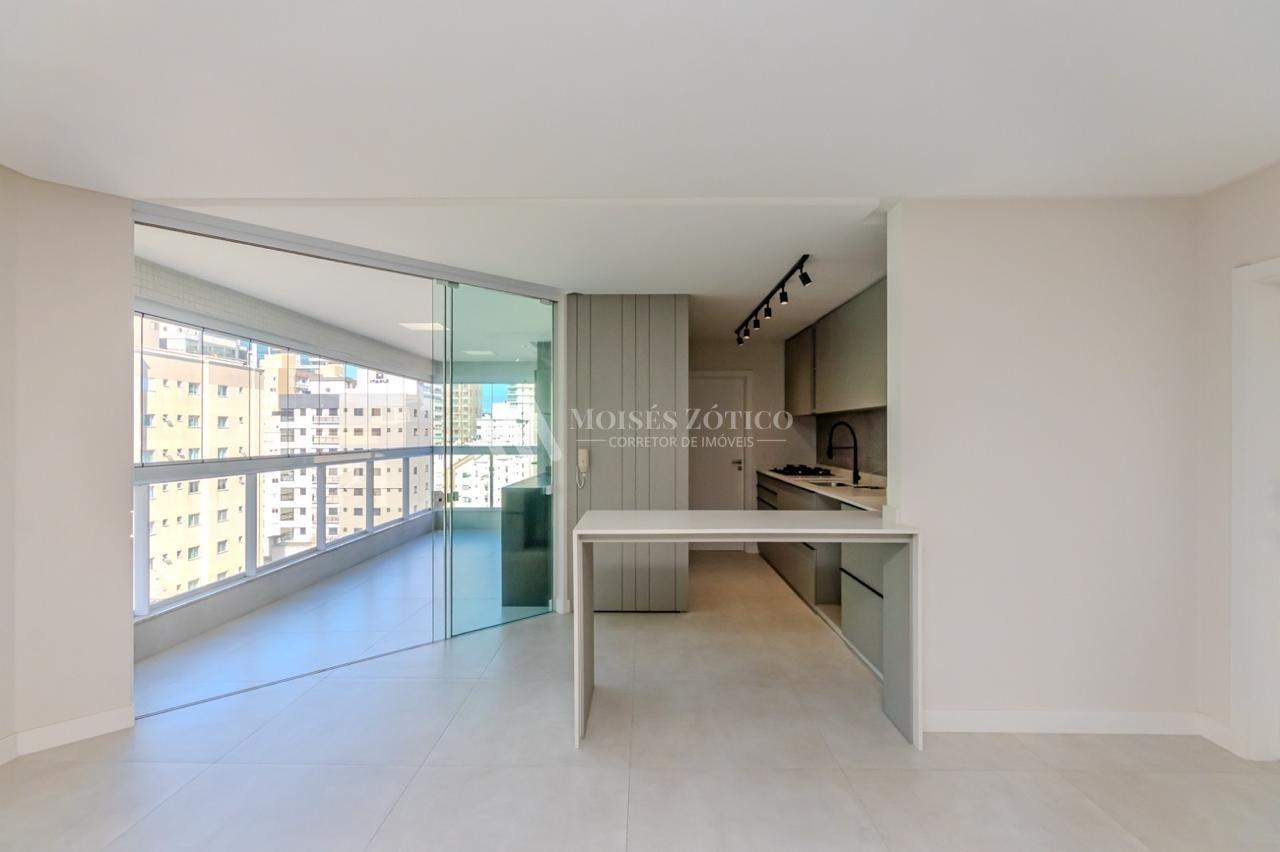 Apartamento semimobiliado de 4 suítes em Meia Praia Rua 234 Itapema - 
