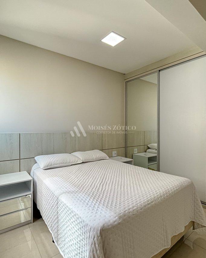 Apartamento mobiliado com 4 suítes e 3 vagas de garagem em Meia Praia Rua 256 Itapema - 