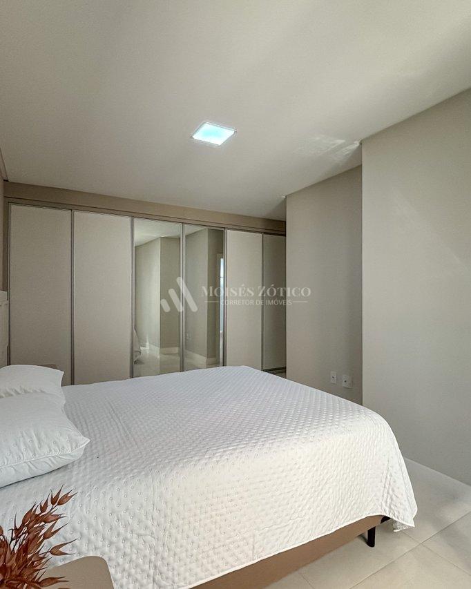 Apartamento mobiliado com 4 suítes e 3 vagas de garagem em Meia Praia Rua 256 Itapema - 