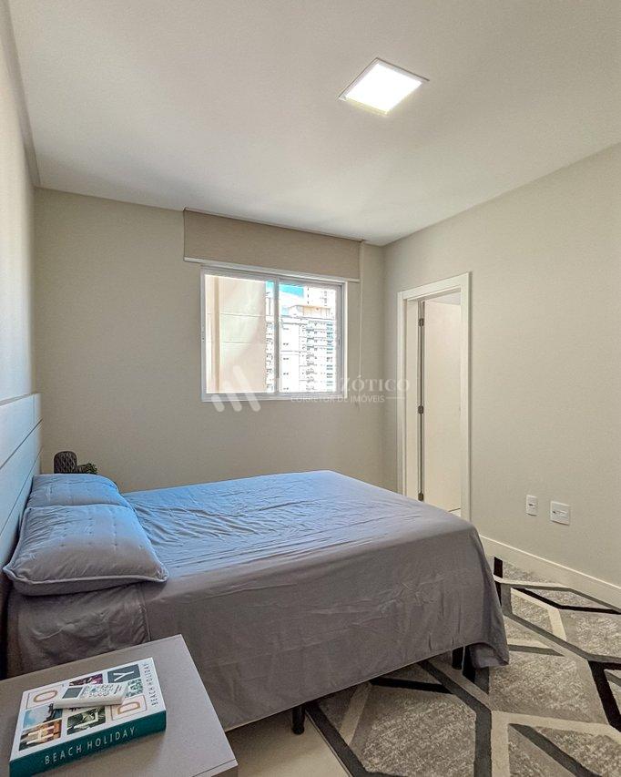Apartamento mobiliado com 4 suítes e 3 vagas de garagem em Meia Praia Rua 256 Itapema - 