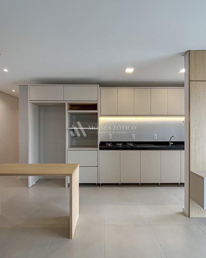 Apartamento semimobiliado com 2 suítes em Itapema Rua 406 E Itapema - 