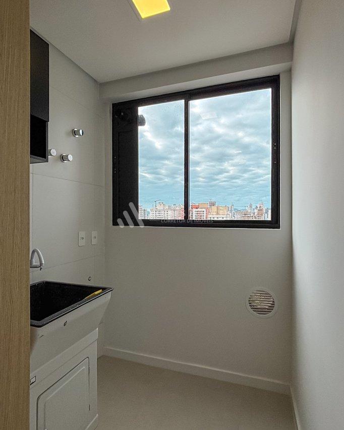 Apartamento semimobiliado com 2 suítes em Itapema Rua 406 E Itapema - 