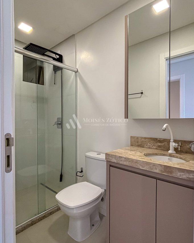 Apartamento semimobiliado com 2 suítes em Itapema Rua 406 E Itapema - 