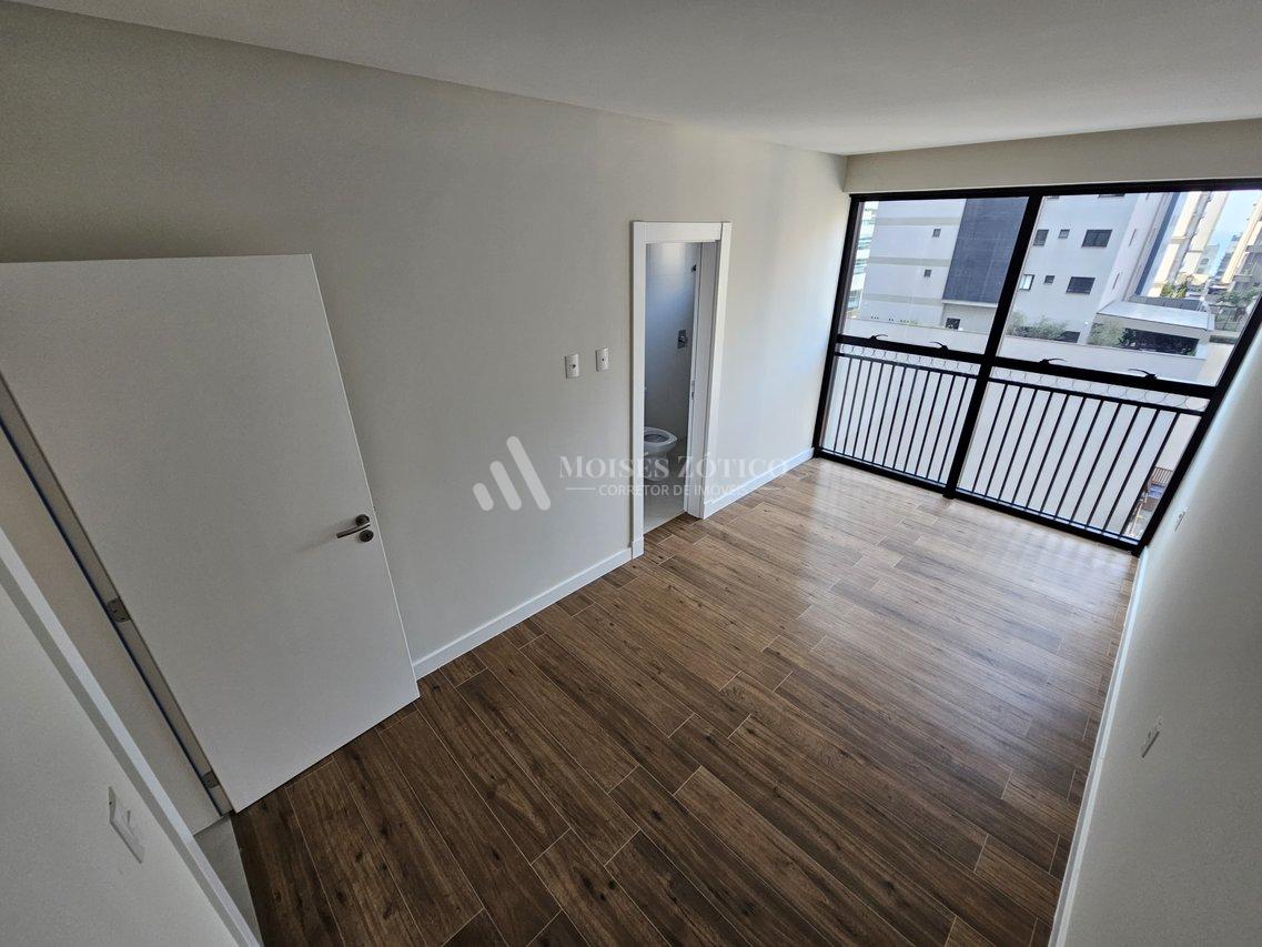 Apartamento com 3 suítes e 3 vagas de garagem em Meia Praia Rua 240 Itapema - 