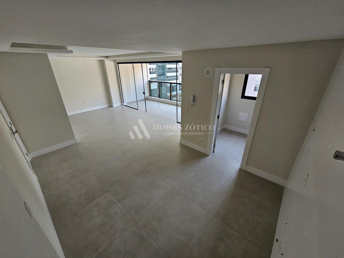 Apartamento com 3 suítes e 3 vagas de garagem em Meia Praia Rua 240 Itapema - 