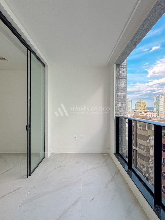 Apartamento com 3 suítes e 2 vagas de garagem em Meia Praia Rua 288 Itapema - 