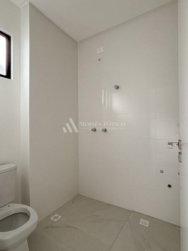Apartamento com 3 suítes e 2 vagas de garagem em Meia Praia Rua 288 Itapema - 