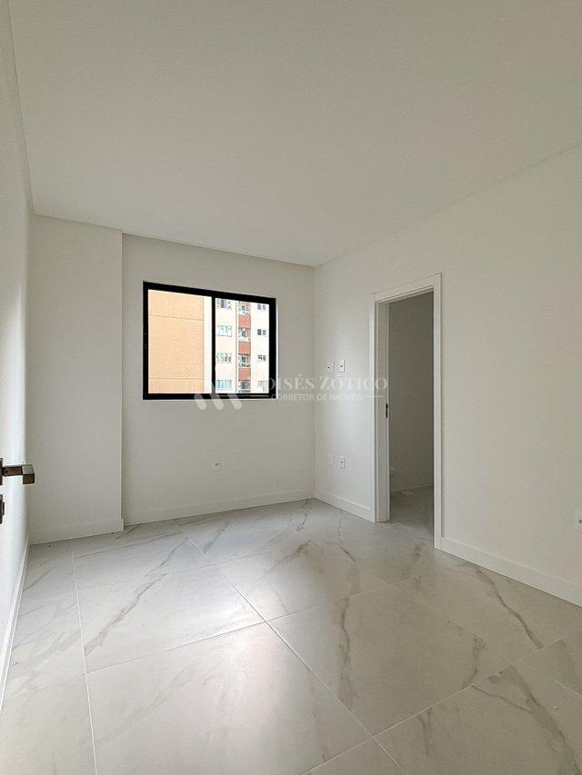 Apartamento com 3 suítes e 2 vagas de garagem em Meia Praia Rua 288 Itapema - 