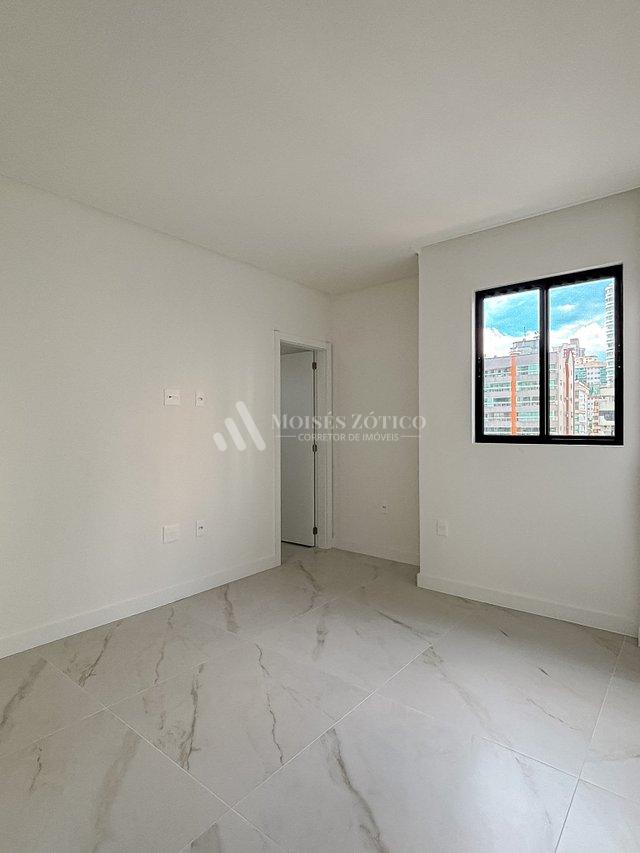Apartamento com 3 suítes e 2 vagas de garagem em Meia Praia Rua 288 Itapema - 