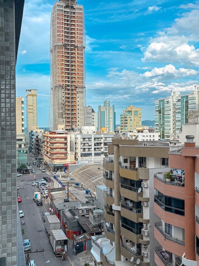 Apartamento com 3 suítes e 2 vagas de garagem em Meia Praia Rua 288 Itapema - 