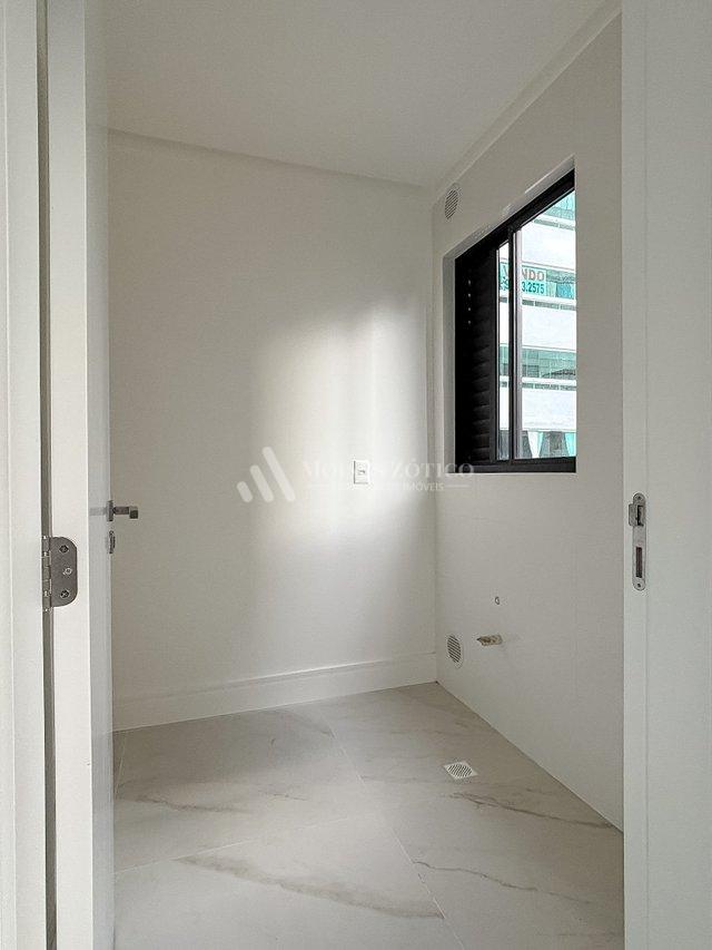 Apartamento com 3 suítes e 2 vagas de garagem em Meia Praia Rua 288 Itapema - 
