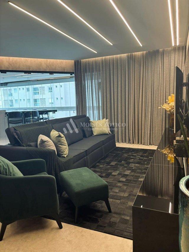 Apartamento mobiliado de 4 sauítes e 4 vagas de garagem em Meia Praia Rua 279 Itapema - 