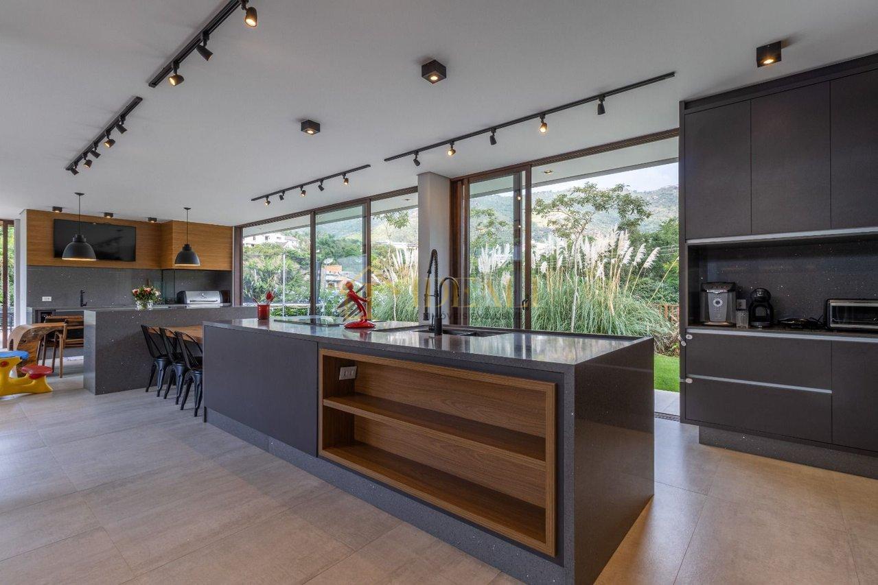 Casa com 4 dormitórios à venda, 518 m² por R$ 5.400.000 - Flamboyant - Atibaia/SP Rua Curios Atibaia - 