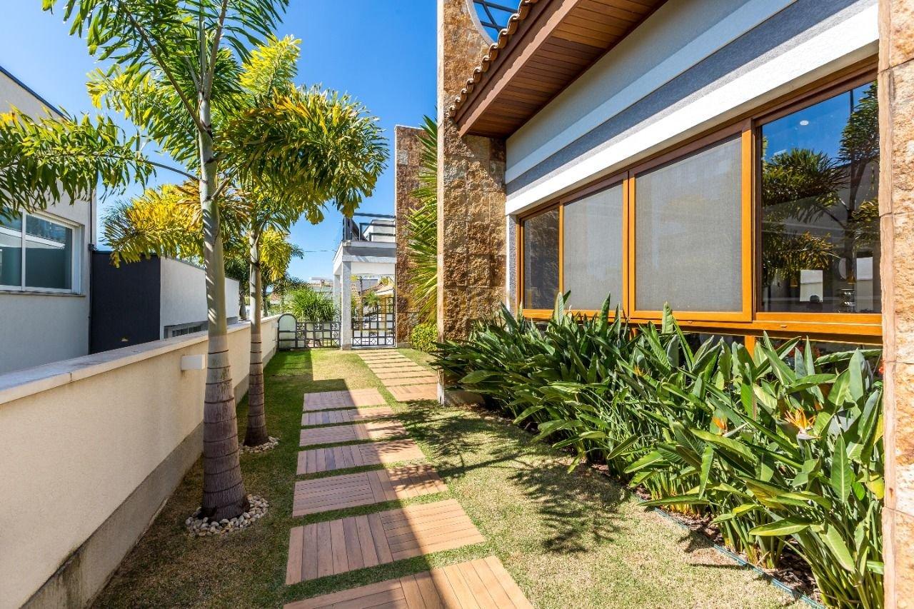 Casa com 5 dormitórios à venda, 409 m² por R$ 3.900.000,00 - Shamballa II Estrada Hisaichi Takebayashi Mairiporã - 