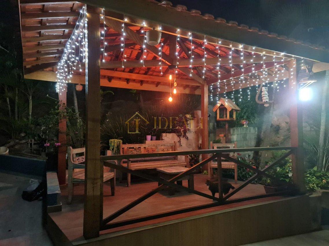 Casa com 3 dormitórios à venda, 320 m² por R$ 1.430.000 - Granja Caiapiá - Cotia/SP Rua Cláudio Manoel da Costa Cotia - 