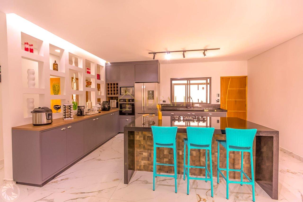 Casa com 3 quartos, à venda por R$ 2.050.000,00 Rua Osório Dantas de Vasconcellos Atibaia - 